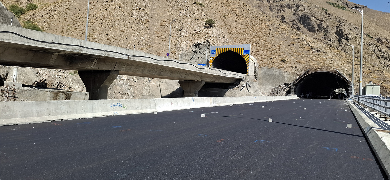 انجام موفق آزمایش بارگذاری پل های شماره 30، 31 و 32 آزاد راه تهران- شمال در آستانه افتتاح قریب الوقوع باند شرقی منطقه 2 این محور